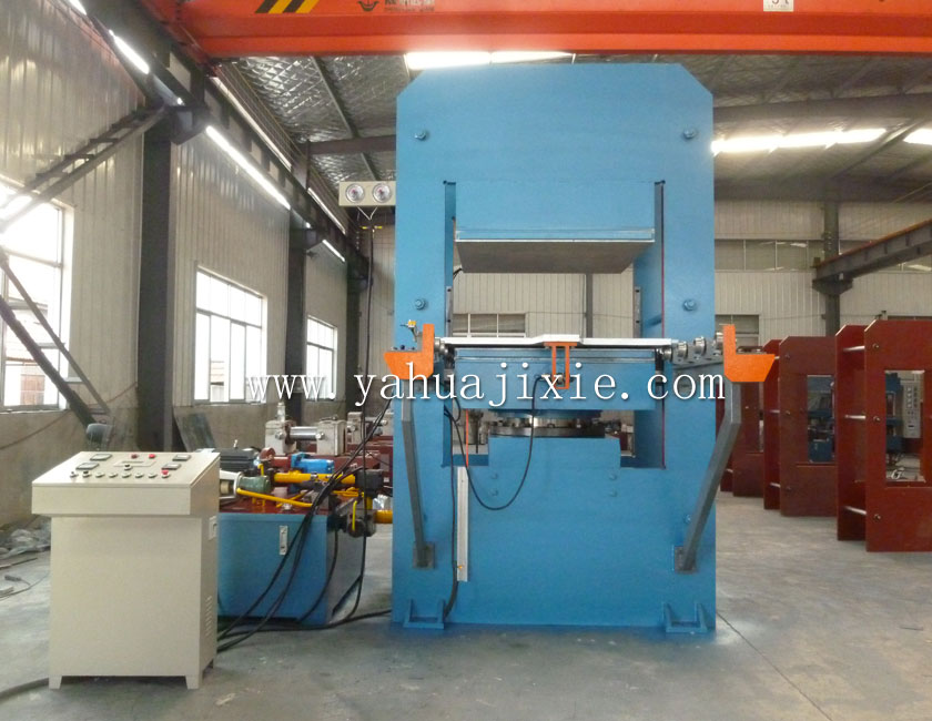 500TPLC控制帶自動(dòng)推拉模裝置硫化機(jī)