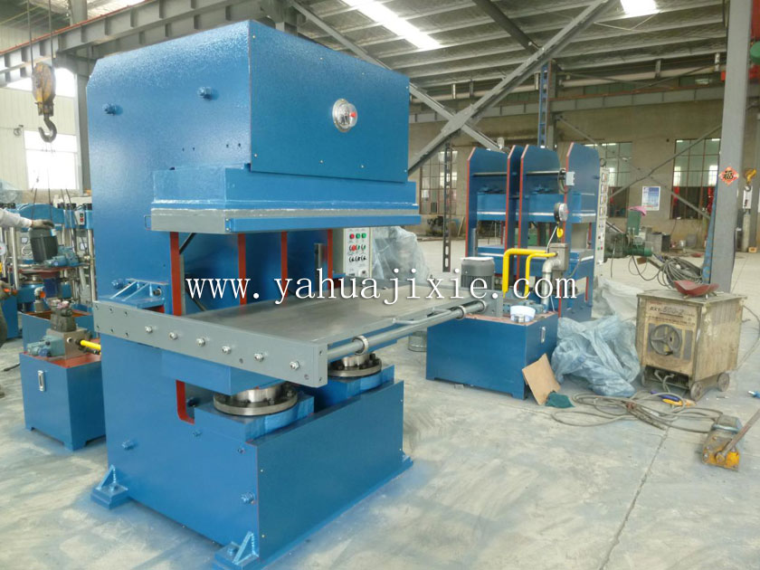 鄂式帶手動(dòng)推拉模裝置硫化機(jī)