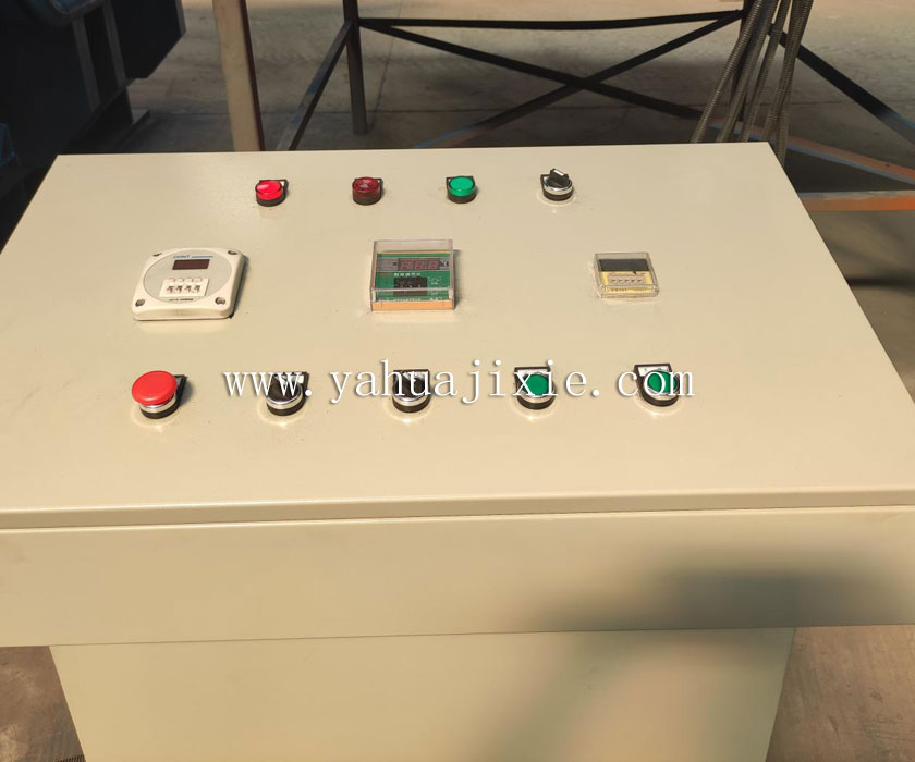 3000T硫化機大型膠板，牛棚墊子，豬舍墊子生產(chǎn)硫化機